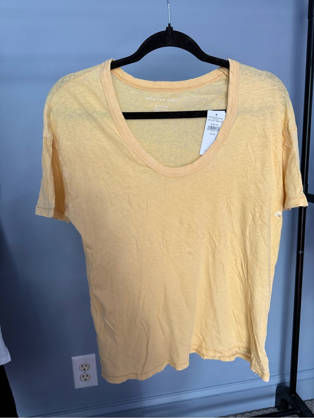 American Eagle Outfitters Women's Light Yellow Scoop Neck Raw Hem Oversized Tee